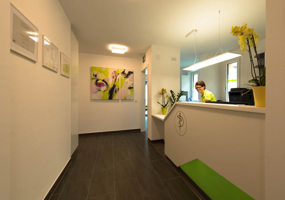 Anmeldung und Wartebereich